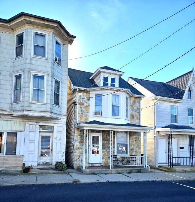 property at 115 S Potomac St