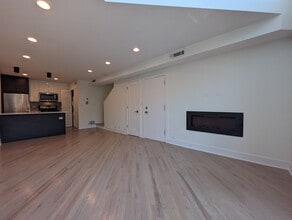 1014 W Grace St, Unit #944-D202 in Chicago, IL - Building Photo - Building Photo