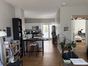 28 Adams St, Unit 1 in Waltham, MA - Building Photo - Building Photo