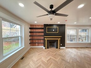 7128 Card Ln in Pittsburgh, PA - Foto de edificio - Building Photo