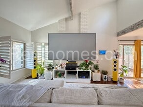 11872 Bernardo Terrace in San Diego, CA - Foto de edificio - Building Photo