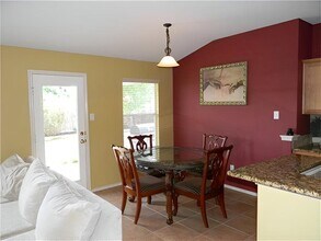 1104 Remington Dr in Leander, TX - Foto de edificio - Building Photo
