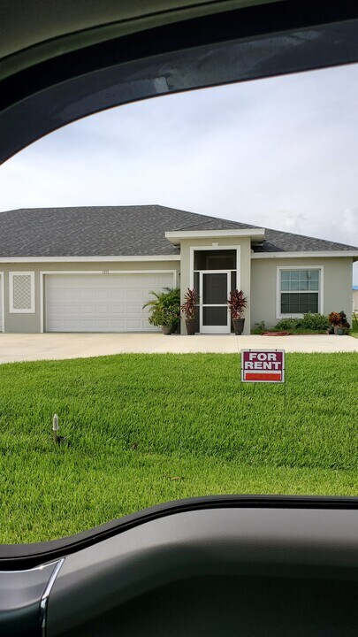 1721 SW 33rd Terrace in Cape Coral, FL - Building Photo