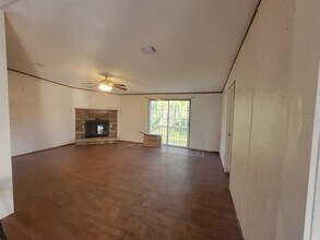 4541 Deer Run Rd in St. Cloud, FL - Foto de edificio - Building Photo