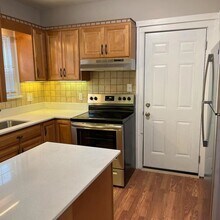 10909 Park Heights Ave in Garfield Heights, OH - Building Photo - Building Photo