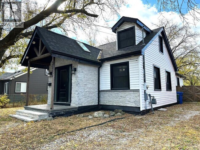 3555 Howard Ave in Windsor, ON - Building Photo - Building Photo