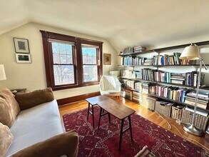 11 Flint Rd in Watertown, MA - Building Photo - Building Photo
