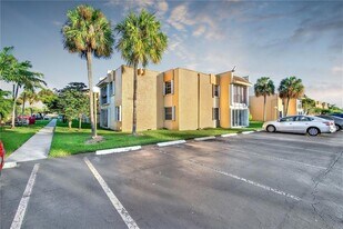 9311 SW 4th St, Unit 220B in Miami, FL - Building Photo