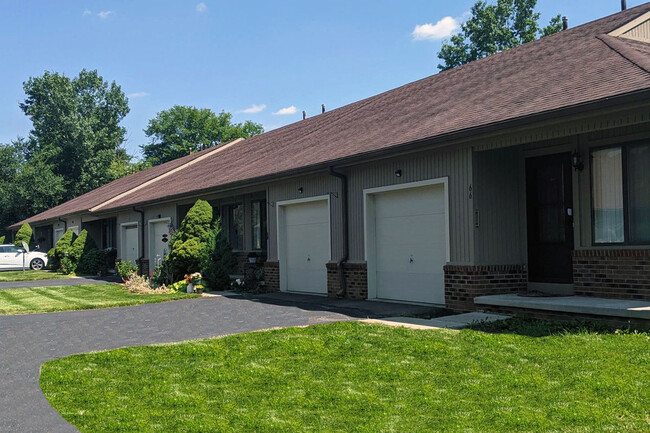 Villas on Hufford in Perrysburg, OH - Foto de edificio - Building Photo