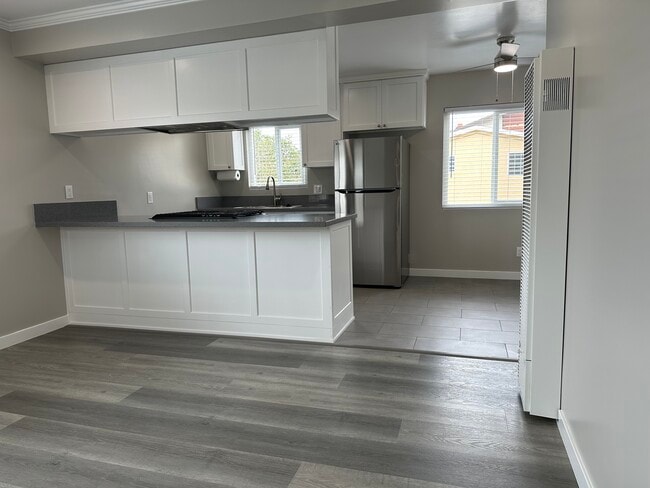 2013 Rockefeller Ln in Redondo Beach, CA - Building Photo - Building Photo