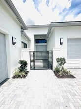 12465 SW Crystal Cv Dr in Port St. Lucie, FL - Building Photo - Building Photo