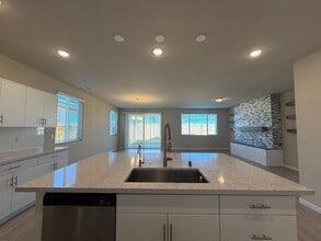 660 Atlantica Dr S in Madera, CA - Building Photo - Building Photo