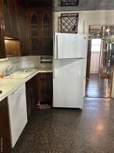 125 W Hoffman Ave in Lindenhurst, NY - Foto de edificio - Building Photo