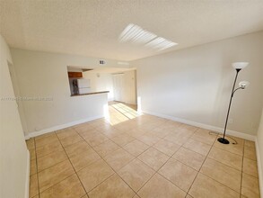3690 N 56th Ave in Hollywood, FL - Building Photo - Building Photo