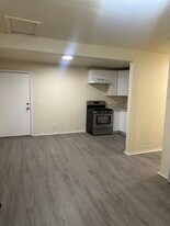 12414 S Willowbrook Ave, Unit 12414 in Compton, CA - Building Photo