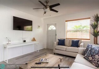 1524 N Victoria Park Rd in Fort Lauderdale, FL - Building Photo - Building Photo