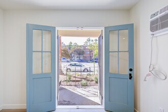 12349 Riverside Dr, Unit 12349 in Valley Village, CA - Building Photo - Building Photo