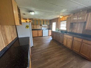 700 S 6th St in Wewahitchka, FL - Building Photo - Building Photo