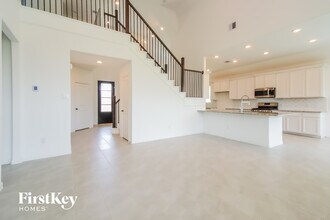 9451 Vis Fls Trce in Houston, TX - Foto de edificio - Building Photo