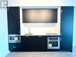 88 Queen St E in Toronto, ON - Building Photo - Building Photo