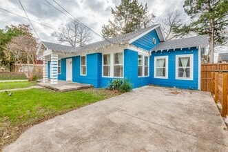 1218 Ranier St in Dallas, TX - Foto de edificio - Building Photo