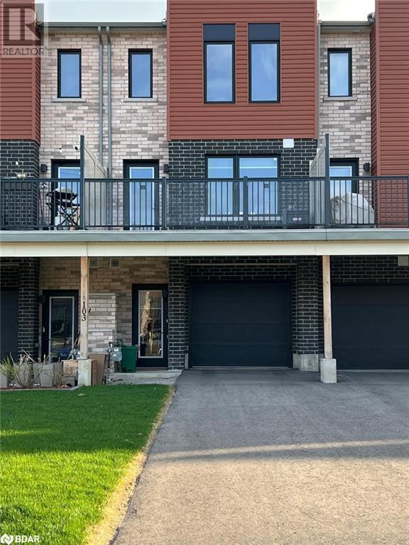 103 Fairlane Ave in Barrie, ON - Building Photo - Building Photo