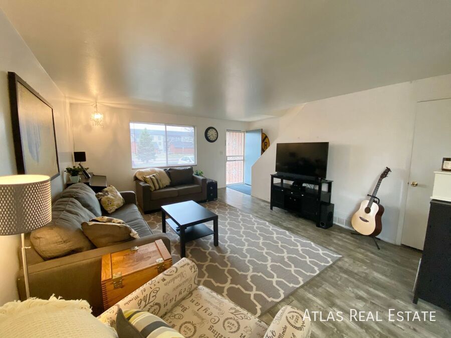 11669 W 58th Ave in Arvada, CO - Building Photo