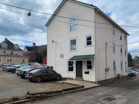 906 Gompers Ave in Indiana, PA - Building Photo