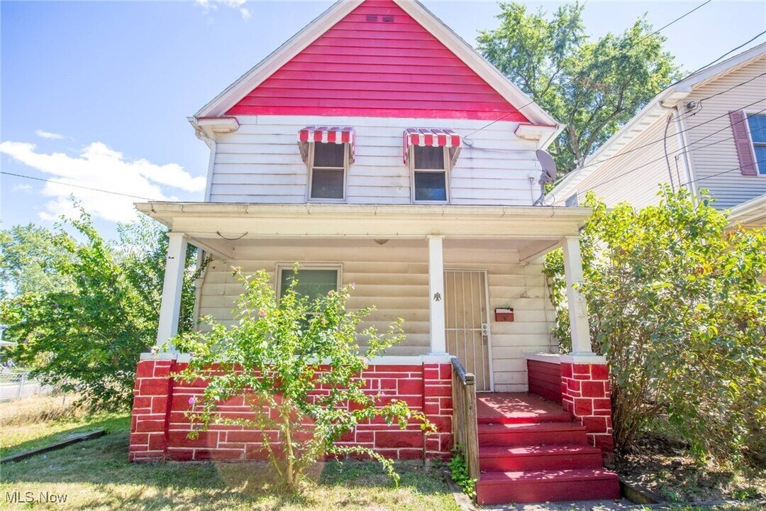 181 Chittenden St in Akron, OH - Building Photo