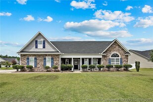 397 Collinwood Dr in Raeford, NC - Building Photo