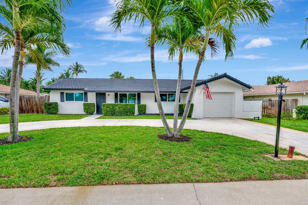 12938 Ellison Wilson Rd in North Palm Beach, FL - Building Photo