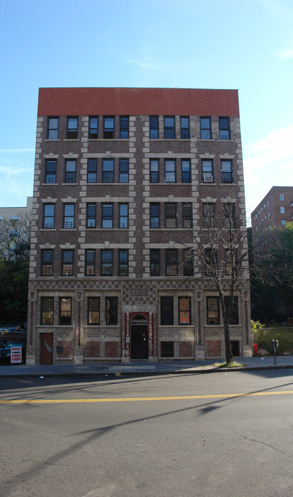 564 S Broadway in Yonkers, NY - Building Photo