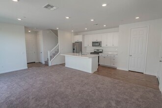 27037 Trail View Ln. in Valencia, CA - Building Photo - Building Photo