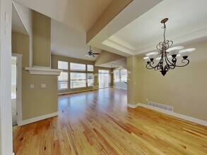 21507 E Smoky Hill Rd in Centennial, CO - Foto de edificio - Building Photo