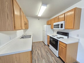 Prairie Gardens Apartments in Sioux Falls, SD - Building Photo - Building Photo