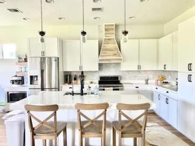 property at 15402 Goldfinch Cir