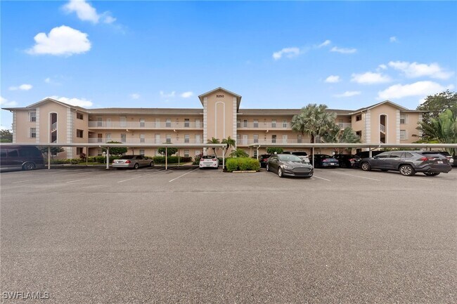 3250 Cypress Glen Way in Naples, FL - Building Photo - Building Photo