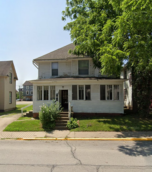 121 Wiggins St in West Lafayette, IN - Foto de edificio