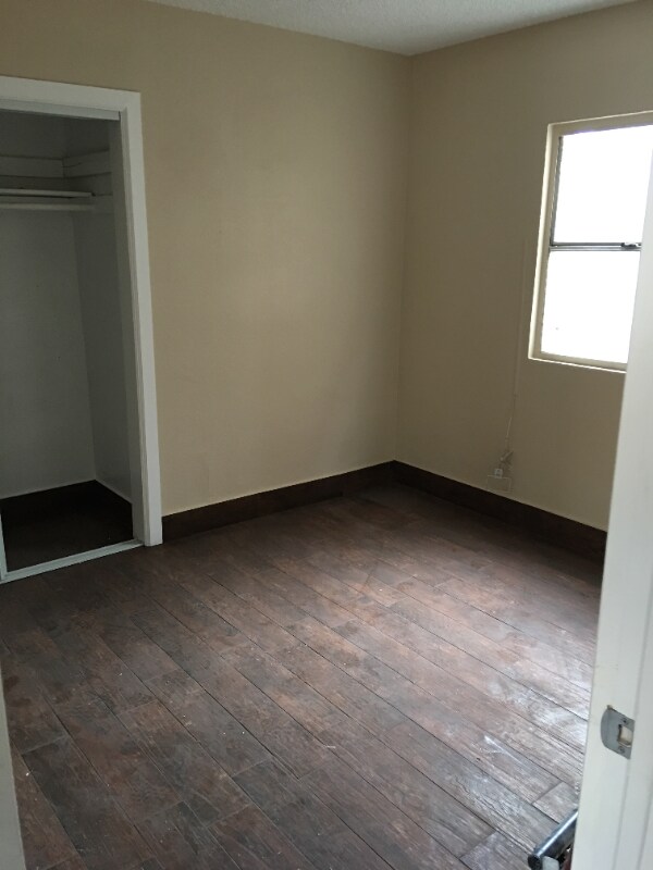 6821 S Broadway in Los Angeles, CA - Building Photo - Building Photo