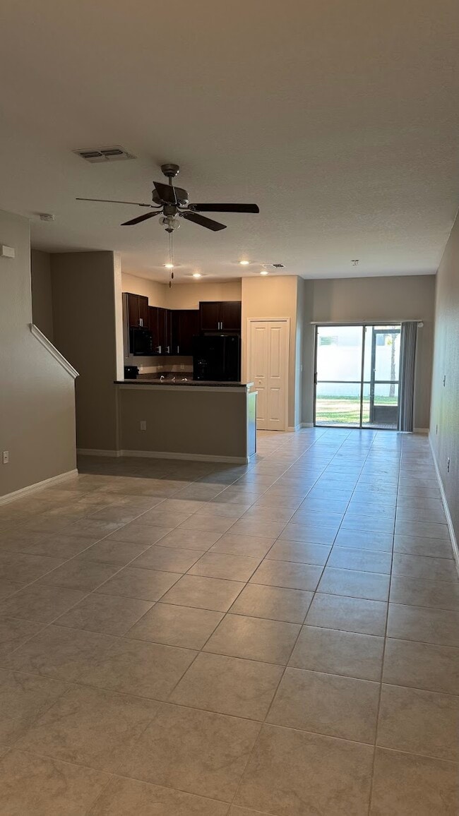 7209 Sweet Alyssum Ct in Tampa, FL - Building Photo - Building Photo