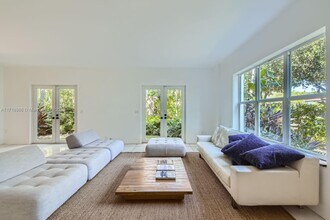 5812 Alton Rd in Miami Beach, FL - Building Photo - Building Photo