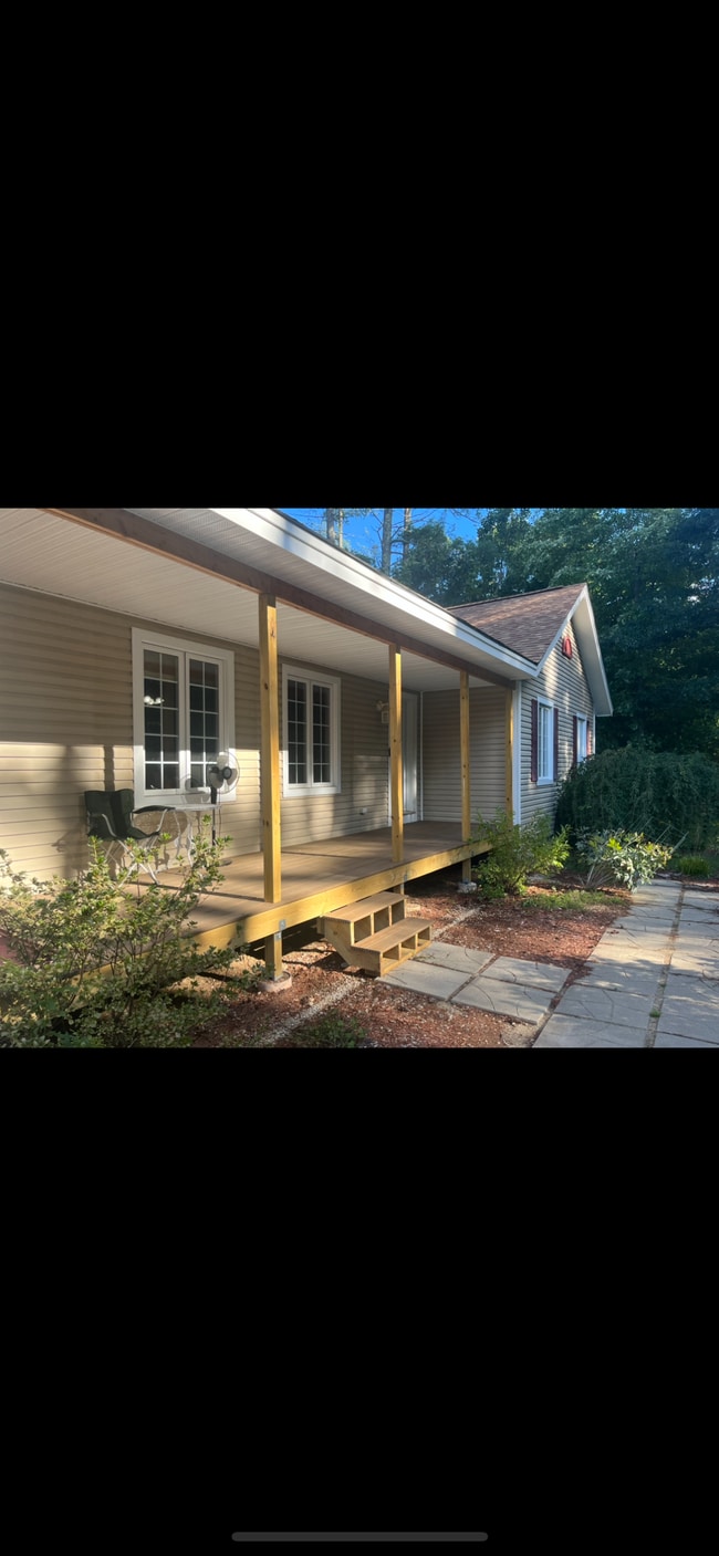 79 Lawrence Rd, Unit 1 in Merrimack, NH - Foto de edificio - Building Photo