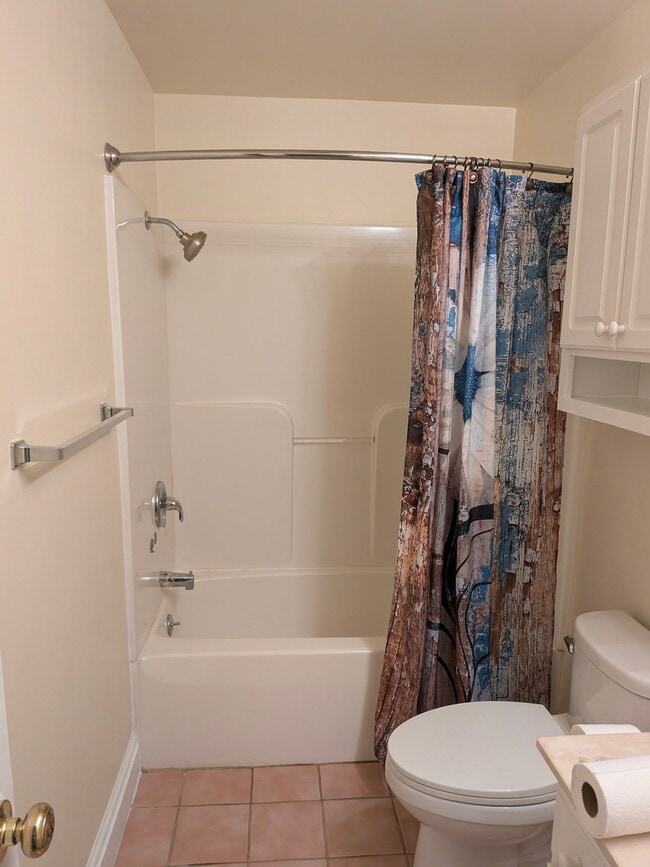 712 Chambers Ave, Unit 1615 - A-402 - A in Jeannette, PA - Foto de edificio - Building Photo