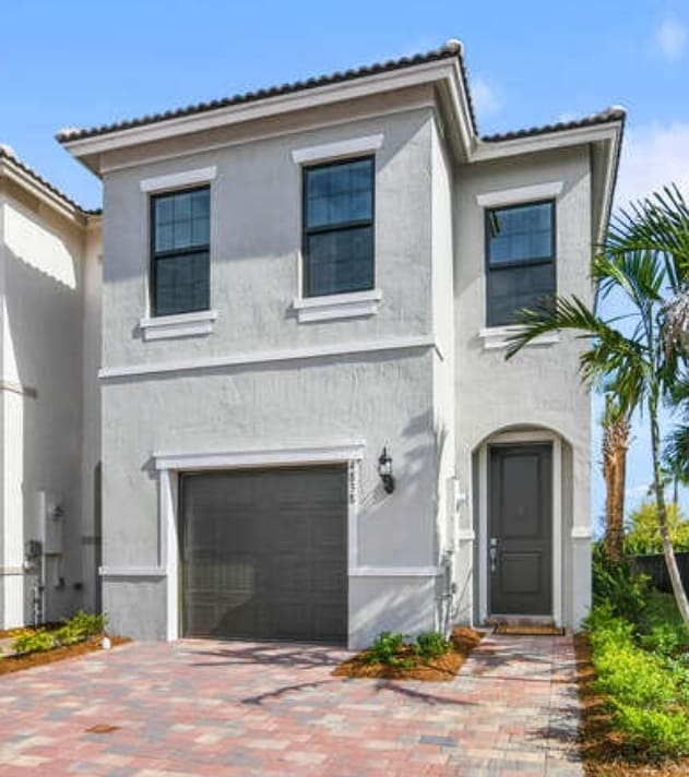 property at 4836 Chantilly Rd