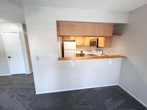 3375 E Tompkins Ave in Las Vegas, NV - Building Photo - Building Photo