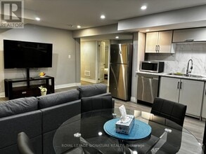 11 Overholt Dr in Thorold, ON - Building Photo - Building Photo