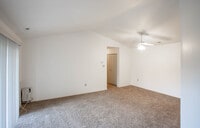 Water's Edge Apartments photo'