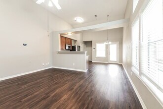 8912 Wild Rose Ln in Cross Roads, TX - Foto de edificio - Building Photo