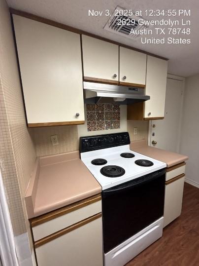 property at 2629 Gwendolyn Ln