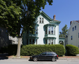 295 Spring St in Portland, ME - Foto de edificio - Building Photo